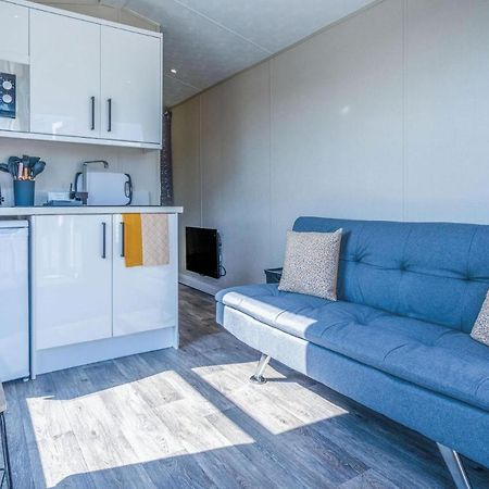 The Studio - 1 Bedroom Cabin - Амрот Екстериор снимка