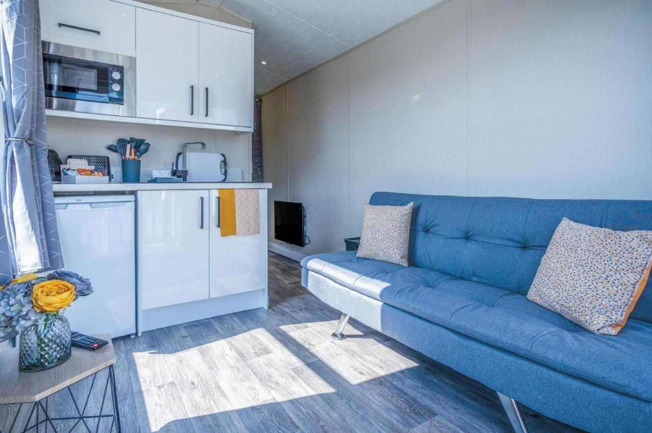 The Studio - 1 Bedroom Cabin - Амрот Екстериор снимка