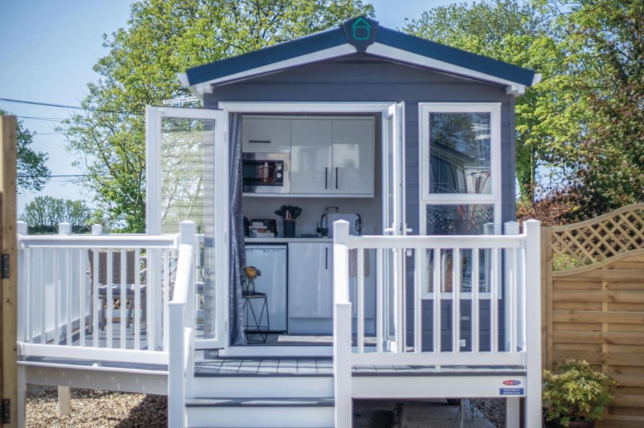The Studio - 1 Bedroom Cabin - Амрот Екстериор снимка